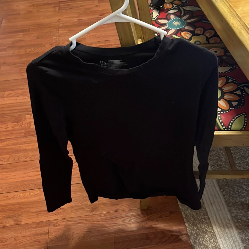 Black long sleeve tee
